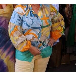 NEW MUCHO GUSTO saddle top in multi